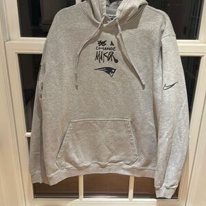 Nike. New England patriots sweatshirt